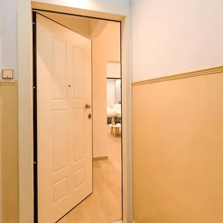 Apartment Luxmini 2bd Apt Near The Sea